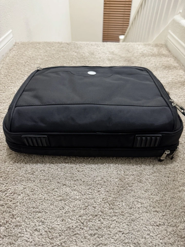 Genuine Dell Deluxe Laptop Computer Carrying Case Bag + Shoulder Strap Black  - Image 3 of 4
