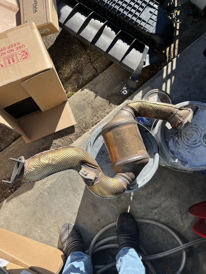 OEM AUDI CATALYTIC CONVERTERS FOR 4.0T, 12-18, S6 / S7 / RS6 / RS7 / A8 / S8 - Image 3 of 4