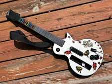 Nintendo Wii Guitar Hero Gibson Les Paul Red Octane + Strap 95125.805 White