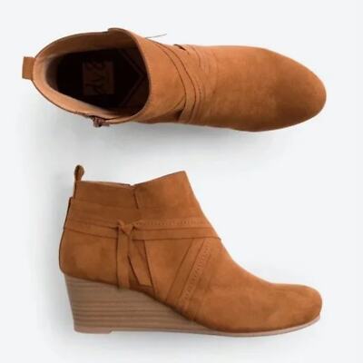 NEW DV8 by Dolce Vita Bethie Wedge Booties in Cognac Sz. 8.5