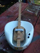 Bed Pan electric strum stick