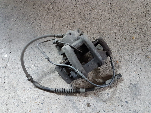 BMW 1er F20 F21 Bremssattel mit Bremsträger 22/284 vorne links 6850643