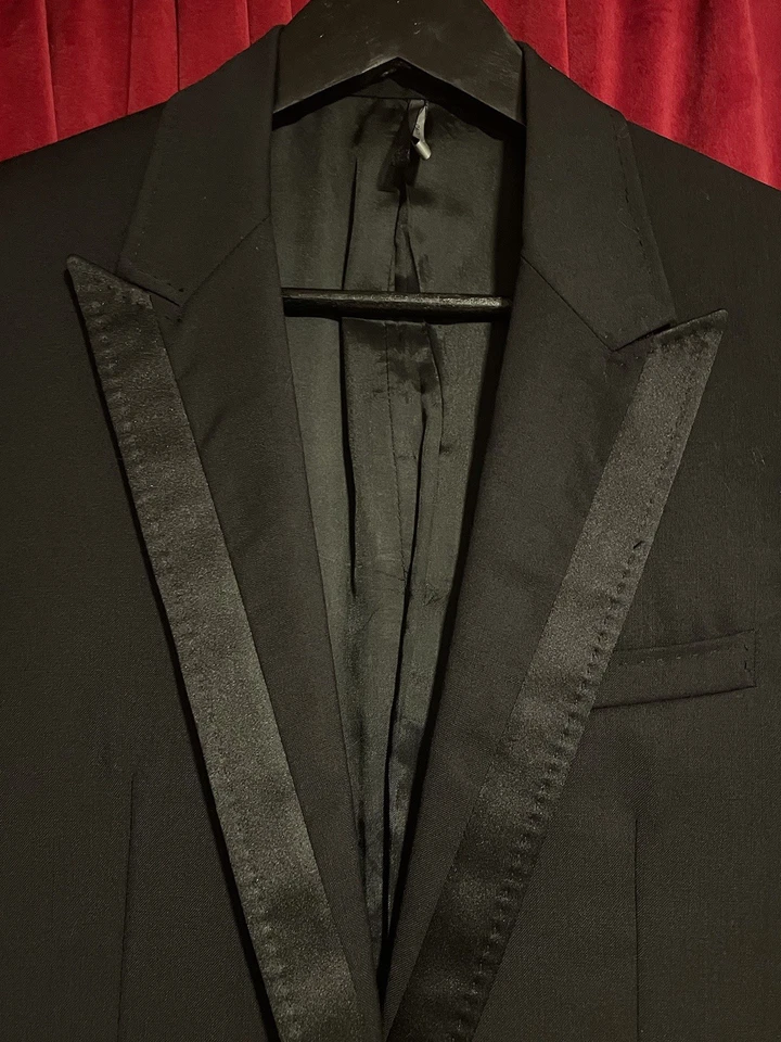 Esmoquin de dos piezas Dior Homme Aw2005 “in the Morning” bootcut pico solapa Hedi Foto 4 de 4