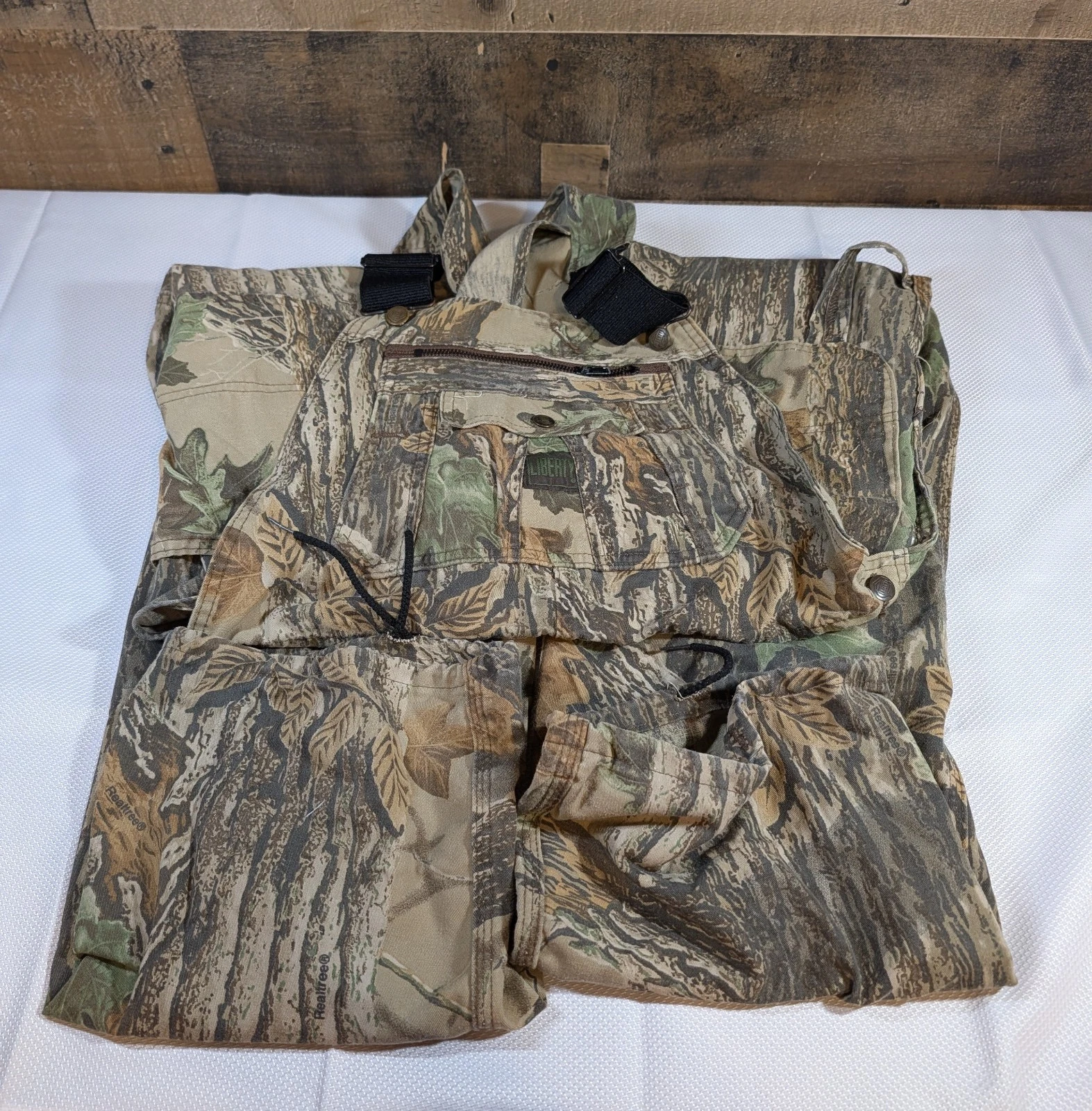 Vintage Liberty Realtree Camo Overalls Size 38X30 Bibs Hunting Outdoor
Opens in a new window or tab