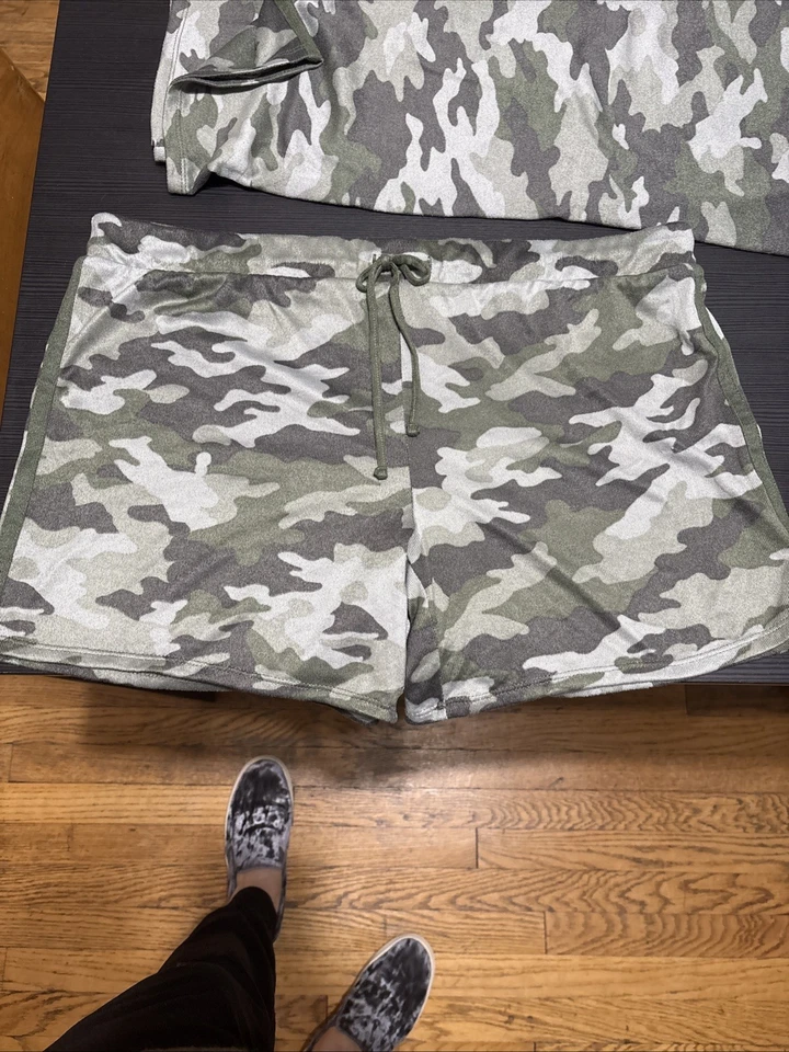 Nuevo conjunto de pijama de 3 piezas para mujer Lucky Brand verde camuflaje talla XL pantalones cortos sin mangas Foto 3 de 4