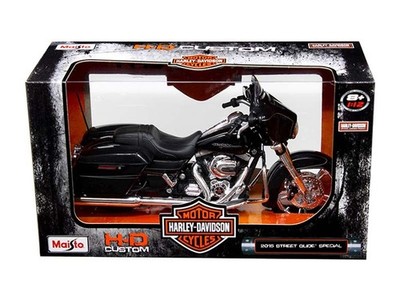 2015 Harley Davidson Street Glide Motorcycle 1:12 Scale Model