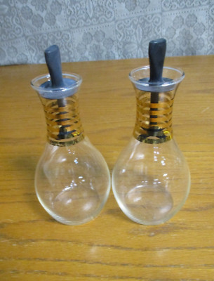 Vintage Pyrex Glass Oil and Vinegar Cruet Set - Gold Bands