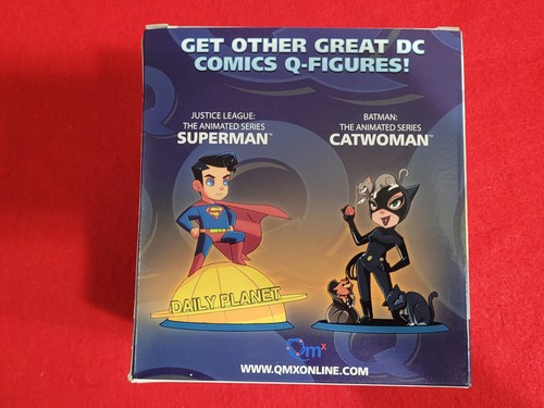 Wonder Woman Q-Fig - Linda Carter holding Invisible Jet - DC - Quantum Mechanix - Picture 2 of 4