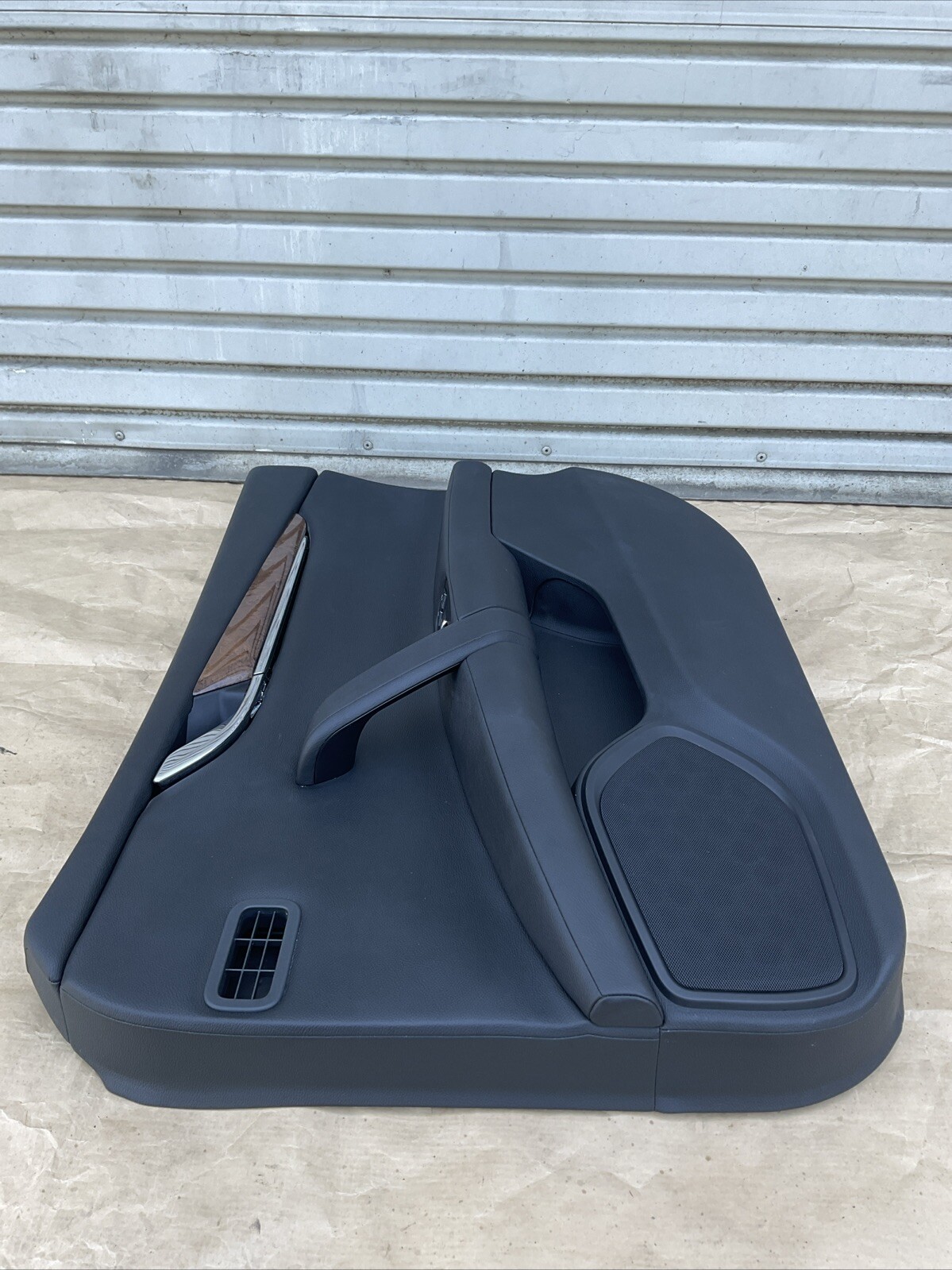 2014-2018 MASERATI QUATTROPORTE FRONT RIGHT SIDE INTERIOR DOOR PANEL TRIM OEM