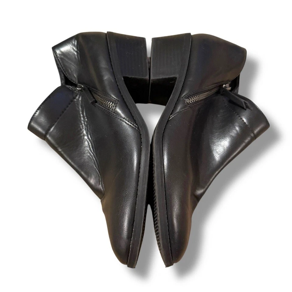 Botines Time and Tru negros de imitación de cuero con cremallera lateral de espuma viscoelástica talla 10 W Foto 4 de 4