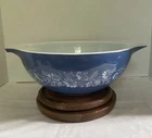 Vintage Pyrex Colonial Mist Blue & White Daisy Cinderella Bowl 4L #444