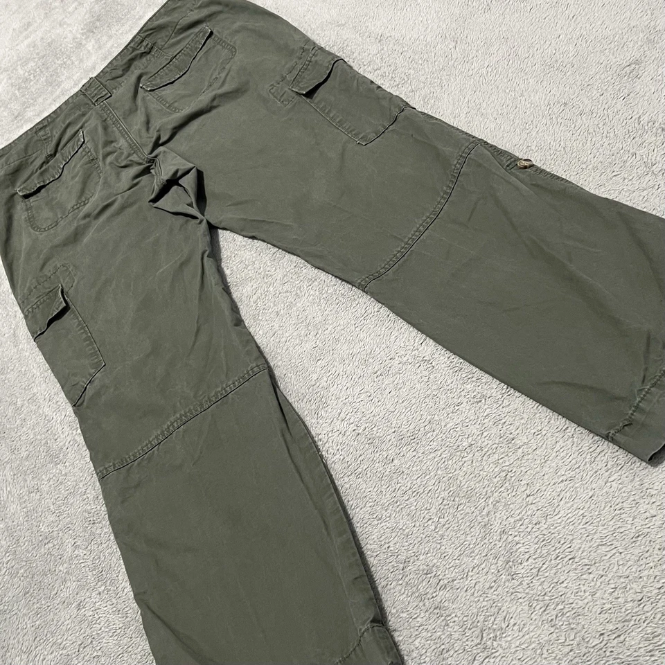 Calça Dockers Feminina 10 Verde Ajuste Relaxado Cargo Capri - Imagem 2 de 4