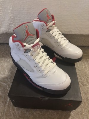 JORDAN 5 FIRE RED (2013 ) 
MENS 9.5 
Worn once no box included Jordan 5 Retro Fire Red 2013 for Sale - Authenticity  main image 4