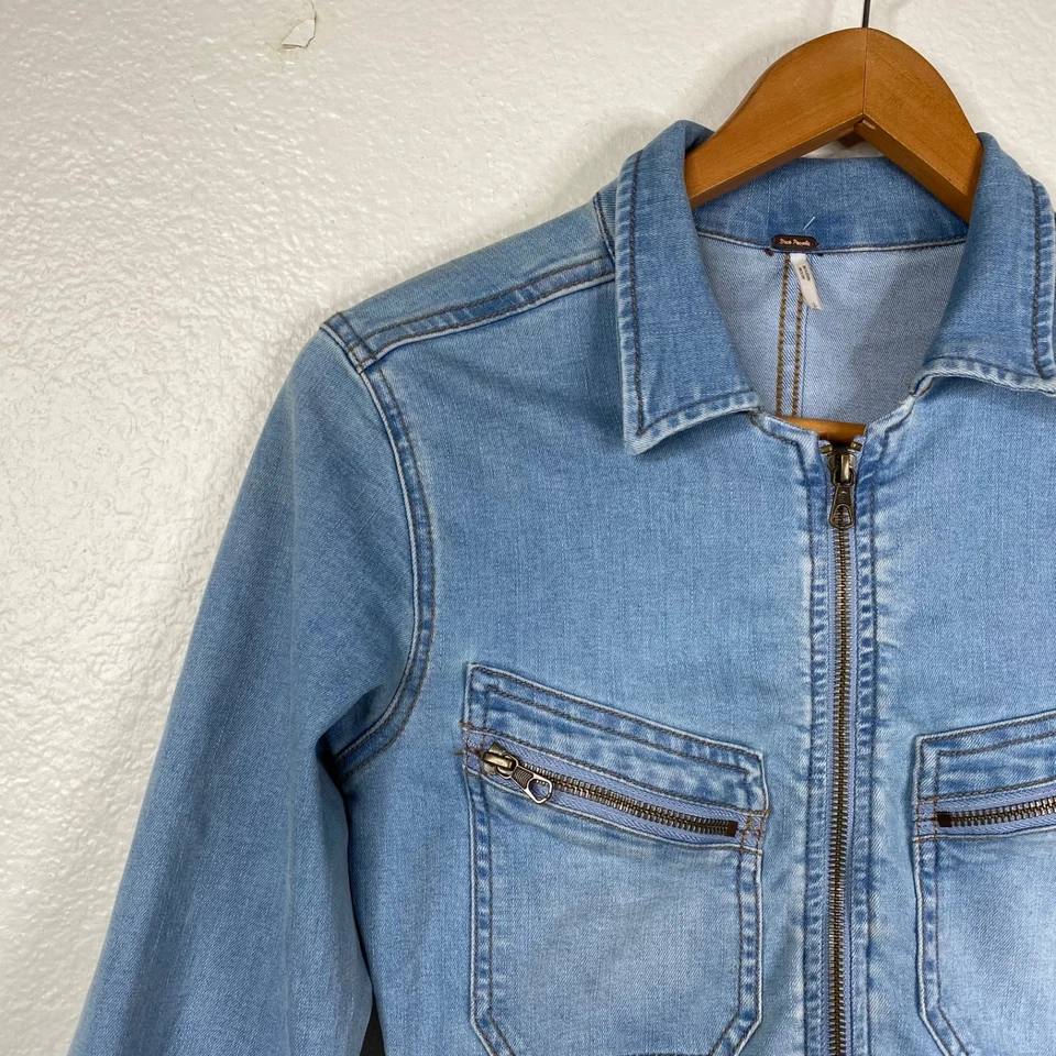 Mono para mujer Free People Lennox mono utilitario de mezclilla azul lavado claro talla S Foto 4 de 4