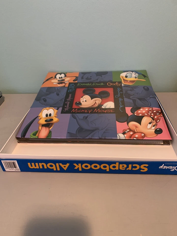 Álbum de recortes Disney Mickey Mouse & Friends 12 x 12 encuadernado con 10 páginas NUEVO Foto 3 de 4
