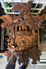 Vintage Romance Der froliche Wanderer Hand Carved Animated Cuckoo Clock
