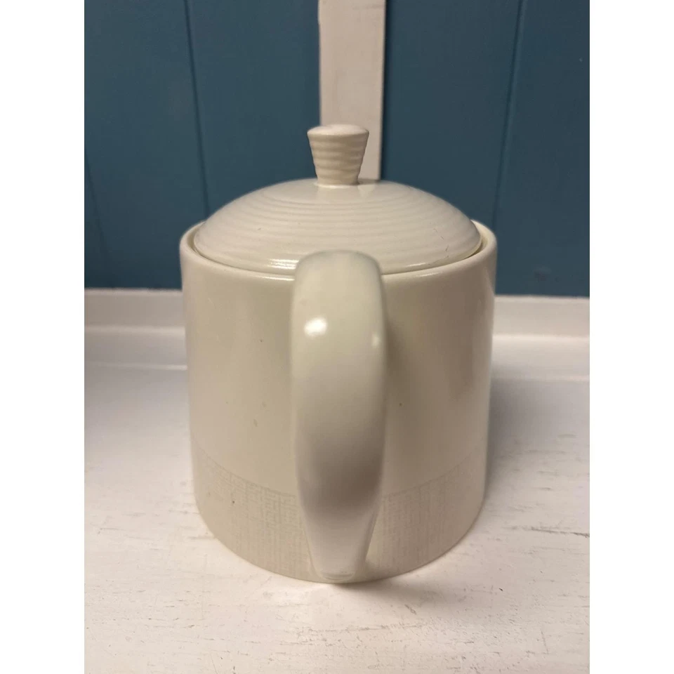 Vtg Wedgwood Teapot England 1999 Beige Ivory Textured Pattern PAUL COSTELLO - Image 4 of 4