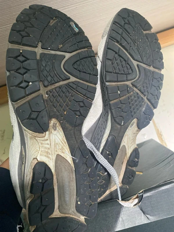 Size 10 - New Balance 2002R, photo 4 of 5