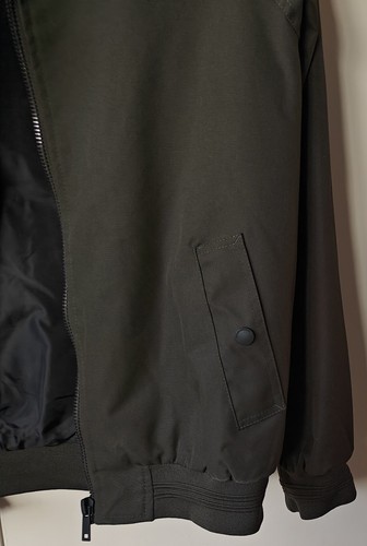 BRAVE SOUL leichte klassische Herrenjacke/Blouson mit Reißverschluss. Farbe Khaki, Größe M - Bild 11 von 15