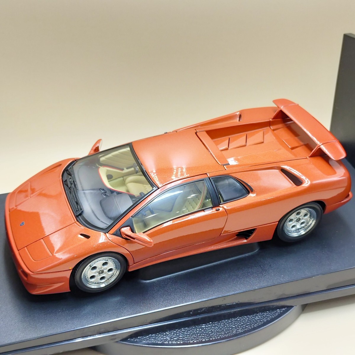 AUTOart 1/18 Lamborghini Diablo VT 6.0 V12 red orange copper 70072