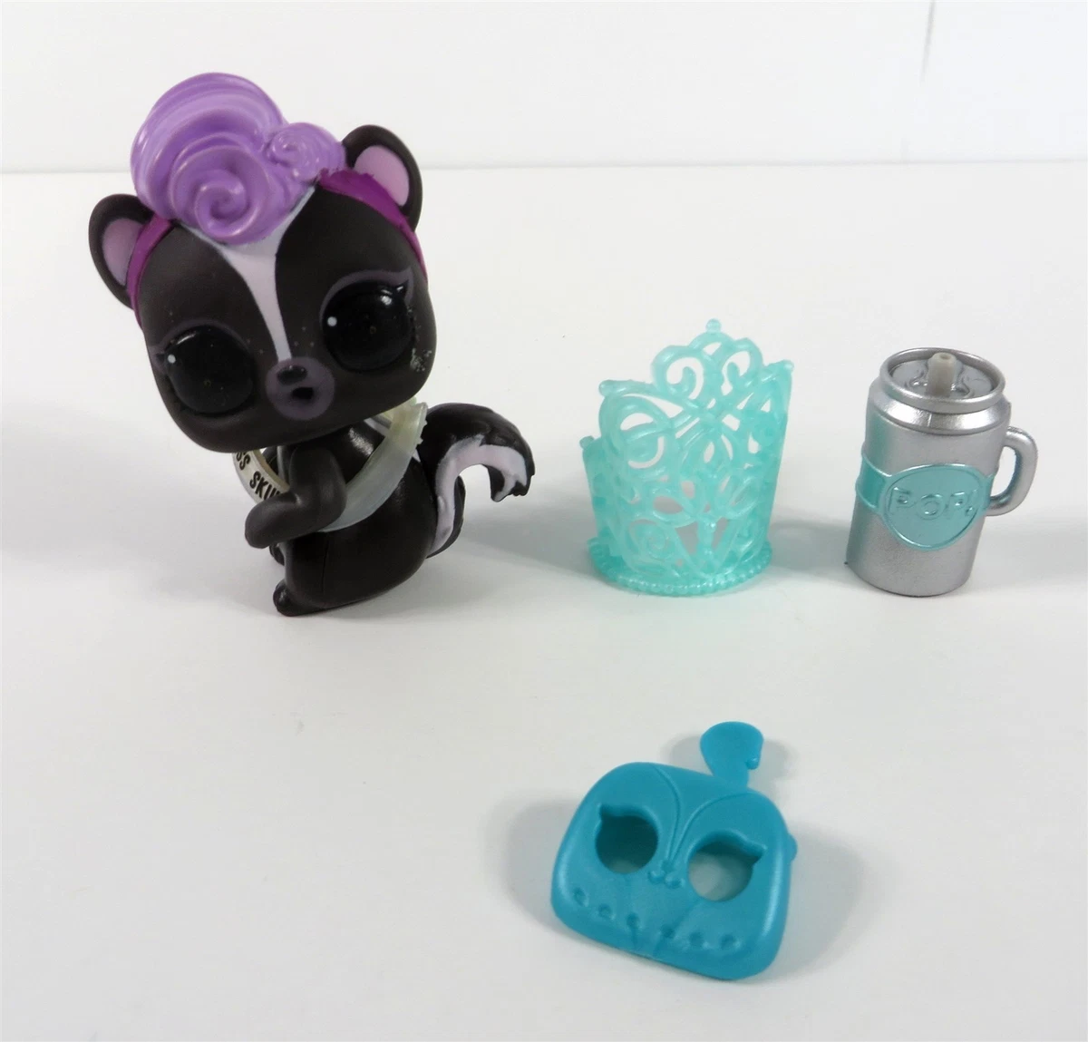 LOL Surprise Dolls Pets Series 4 Miss Skunk Opened