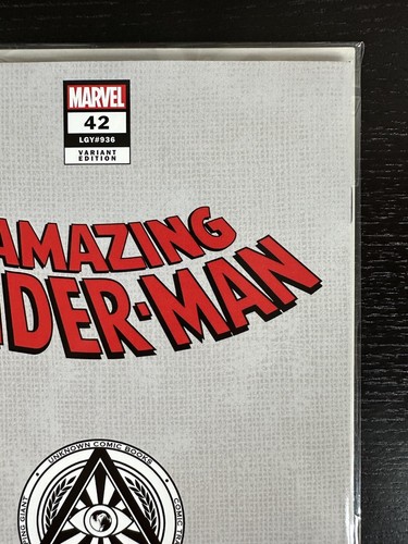 AMAZING SPIDER-MAN #42 Virgin Foil SIGNED EJIKURE MEGACON 2024 EXCLUSIVE - Picture 8 of 10
