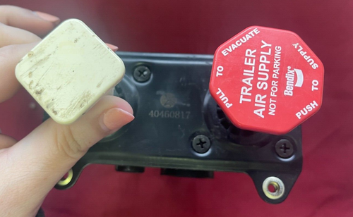 Bendix push/pull trailer air brake valve, 16932-001,,Tractor Protection ...