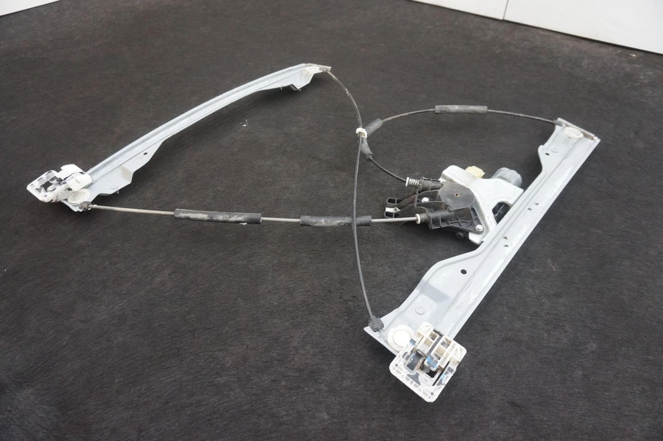 Мотор регулятора стекла передней левой двери FL3Z1523201J Ford F350 Super Duty 2017-22 - Изображение 2 из 4