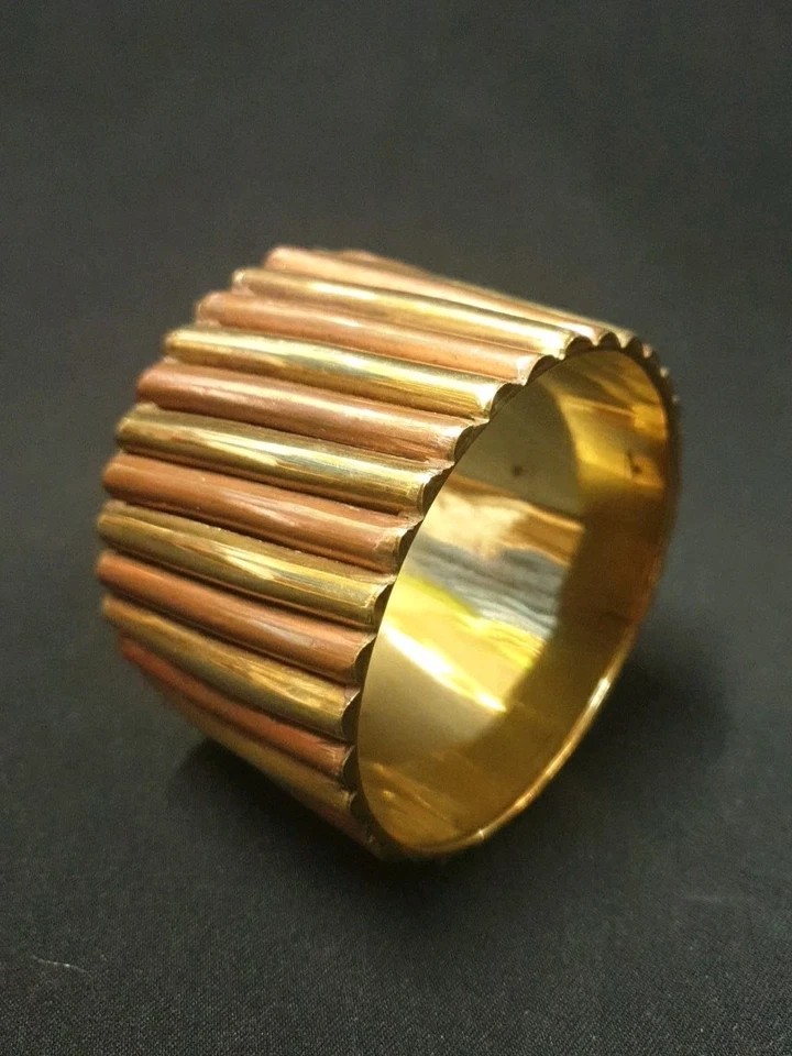 BRACELET MANCHETTE DORE RAINURÉ LAITON CUIVRE VINTAGE - Photo 1/4