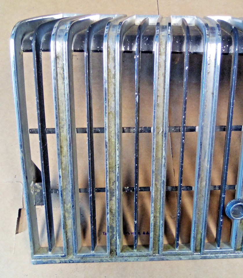 Oldsmobile Cutlass 1976-77 parrilla delantera izquierda LOC-202DG Foto 2 de 4