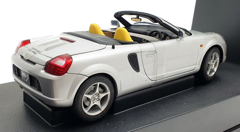 Autoart 1/18 Scale Deicast 78716 - Toyota MR2 Spyder 2000 RHD - Silver - Image 2 of 4