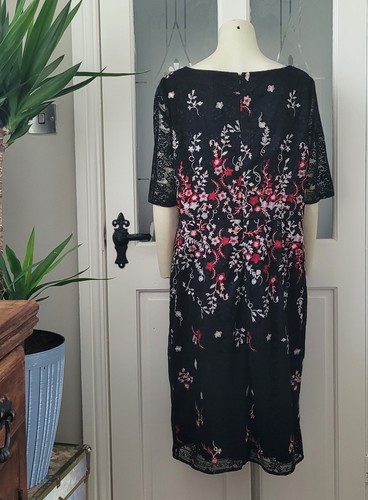 Black Lace Floral Embroidered Occasion Dress size 20 - Picture 4 of 6