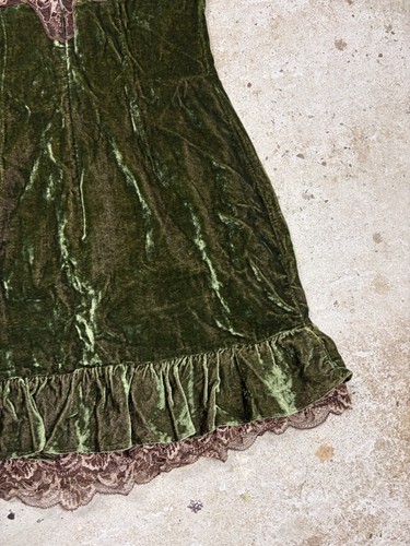 Mini robe vintage 2006 Dolce & Gabbana velours vert dentelle - Photo 3/19
