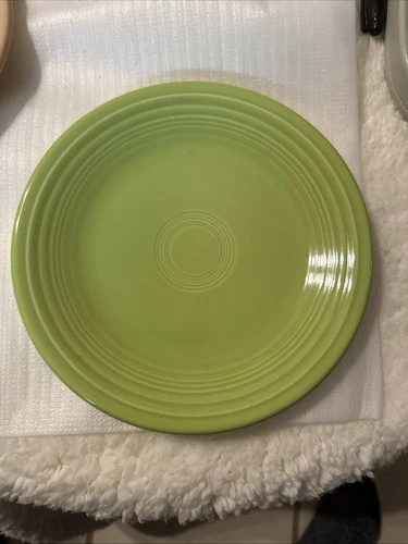 Fiesta Salad Plate Chartreuse HOMER LAUGHLIN FIESTA WARE 7.25" new