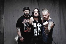 Tommy Victor "Prong" autograph signed 20x30 cm picture