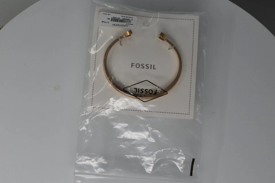 Brazalete abierto Fossil oro rosa acero inoxidable JOF00723791 Foto 2 de 4
