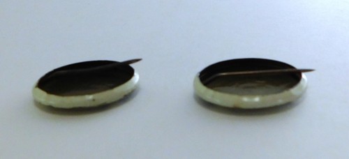 Two Vintage Junior WRE Member Pin Back Buttons - Picture 4 of 4