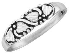 NEW Black Hills (gold style) Dakota SILVER  4 leaf Ring  Size 5 thru 10 wBox