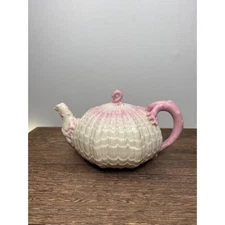 Vtg Bellek Irealand Charming Pink Beige Seashell Teapot Decorative Kitchenware