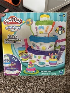 Play-Doh Sweet Shoppe Double Desserts Cake Mountain Complete Play Set- EUC