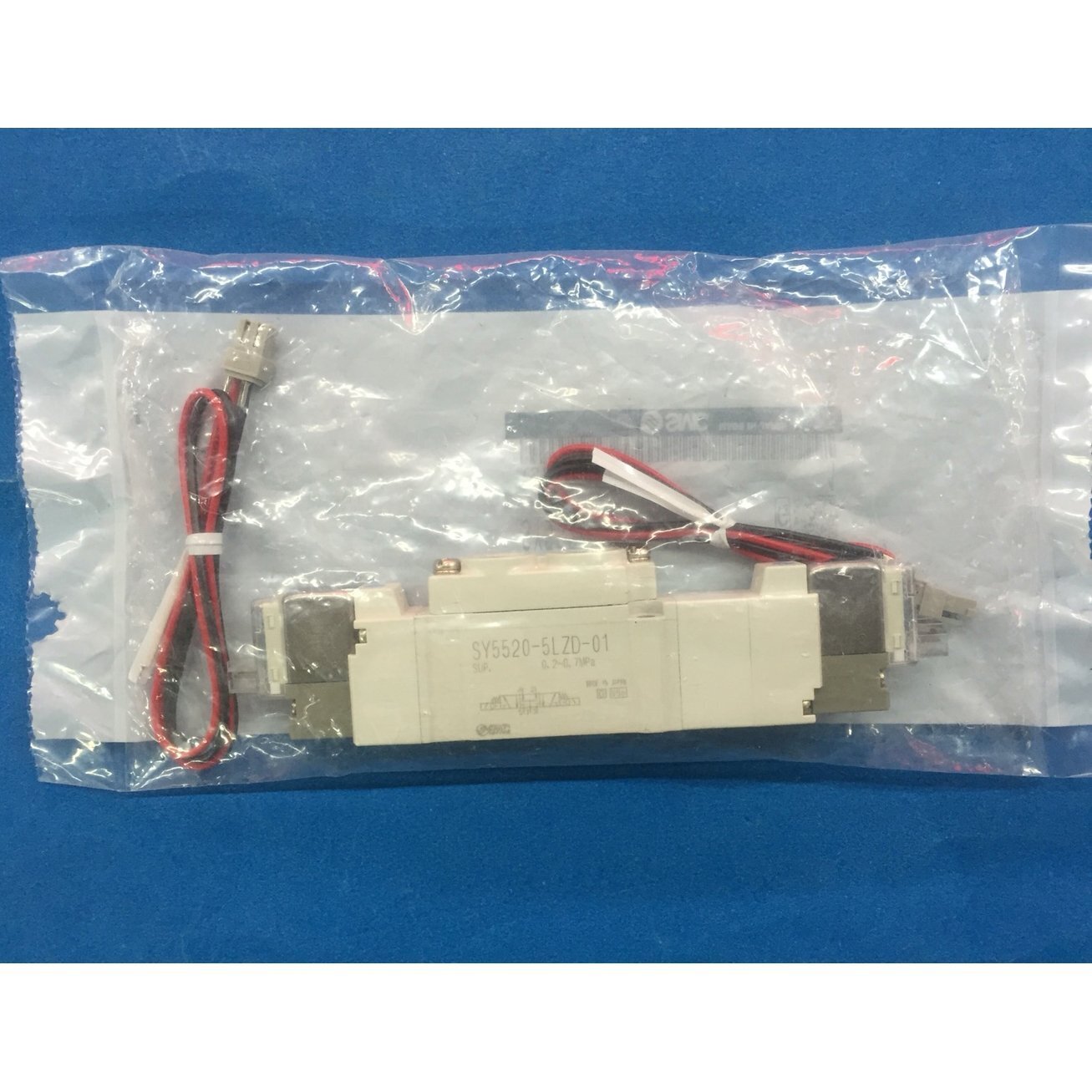 1 piece new smc for SY5520-5LZD-01 solenoid valve Free ship #A6-3