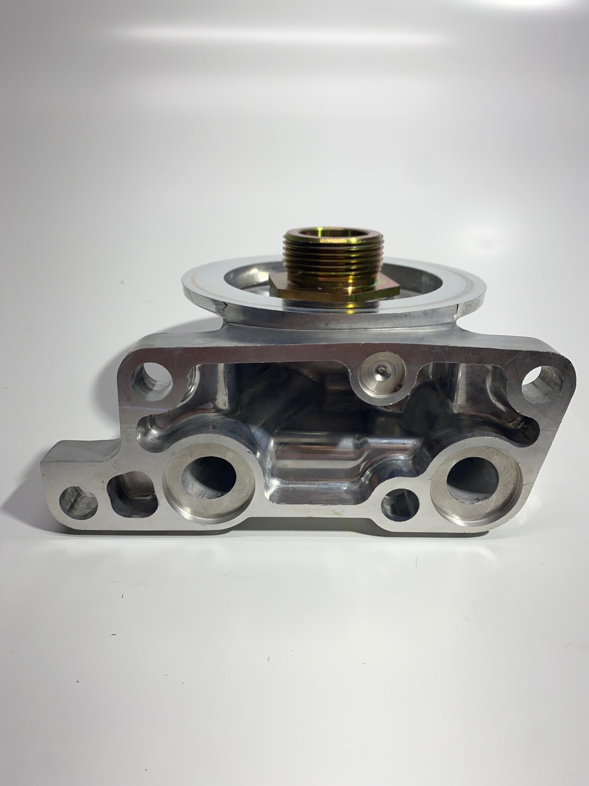 Oil Filter Body Housing for ISUZU NPR NQR 4HK1 4HE1 4HG1 8970966774