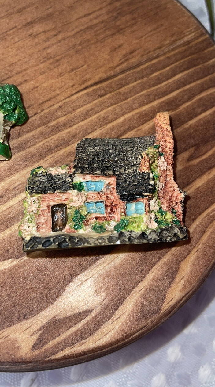 Vtg. Resin 3D  Houses Refrigerator Magnet. Rare