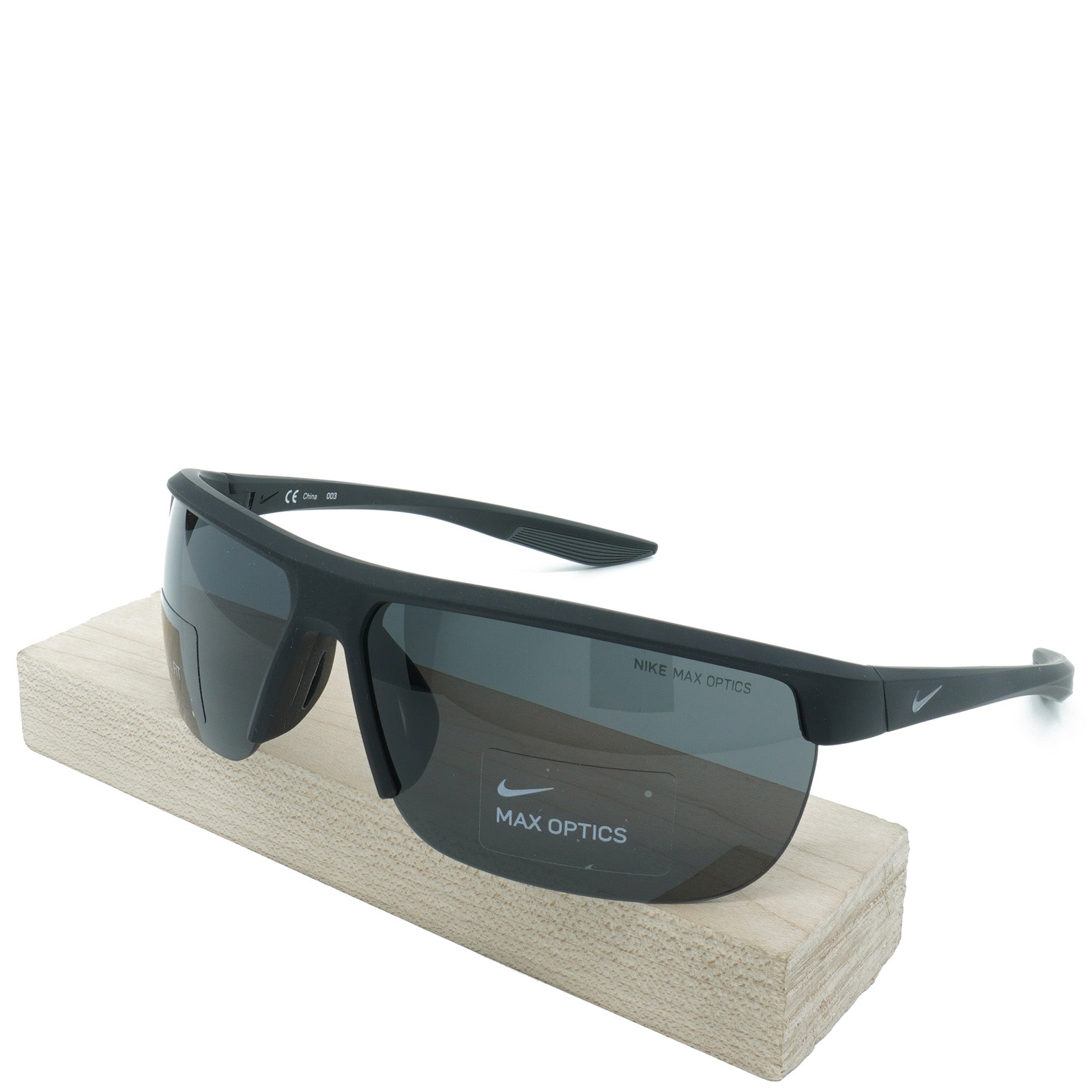 [CW8773-010] Мужские солнцезащитные очки Nike TEMPEST S