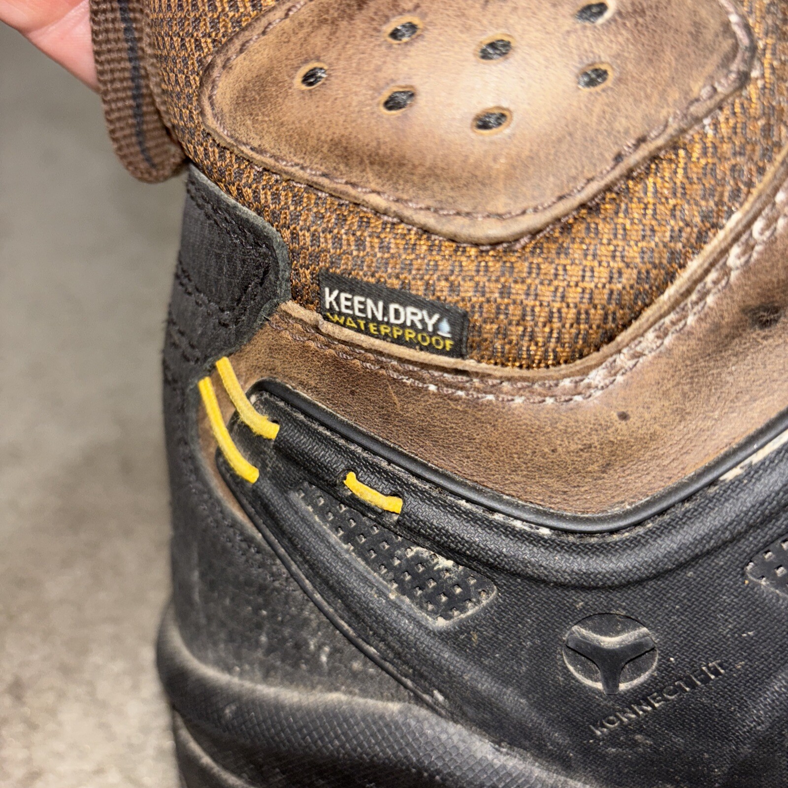 Stivali da lavoro Keen uomo utility punta acciaio ASTM F2413 18 11D marrone caviglia usati in ottime condizioni