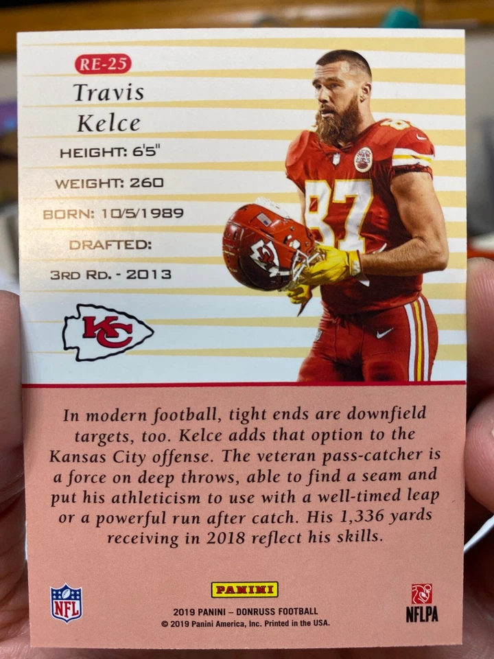 ✨ TRAVIS KELCE ✨ 2019 DONRUSS #RE-25 - KC CHIEFS STUD TE & FUTURE HOFer - Image 2 of 2