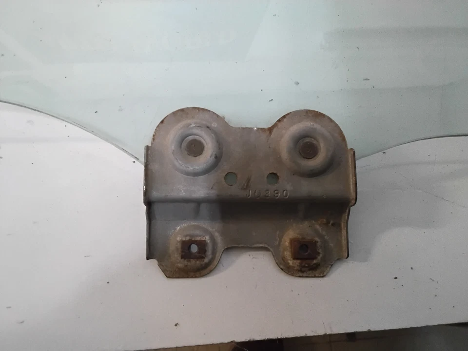 Buick, Cadillac, Oldsmobile, Pontiac 2 двери: 1980-1987, Rt передняя дверь стекла, #8 - Изображение 2 из 4