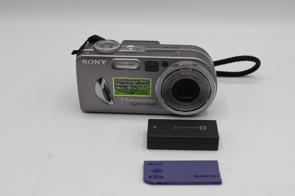 Cámara Sony Cybershot DSC-V1 5,0 MP probada con tarjeta de memoria y cargador Foto 2 de 4