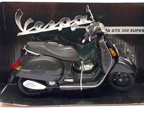 Cararama Escala 1/12 01535 - Vespa GTS 300 Super Moto - Negra - Imagen 3 de 5