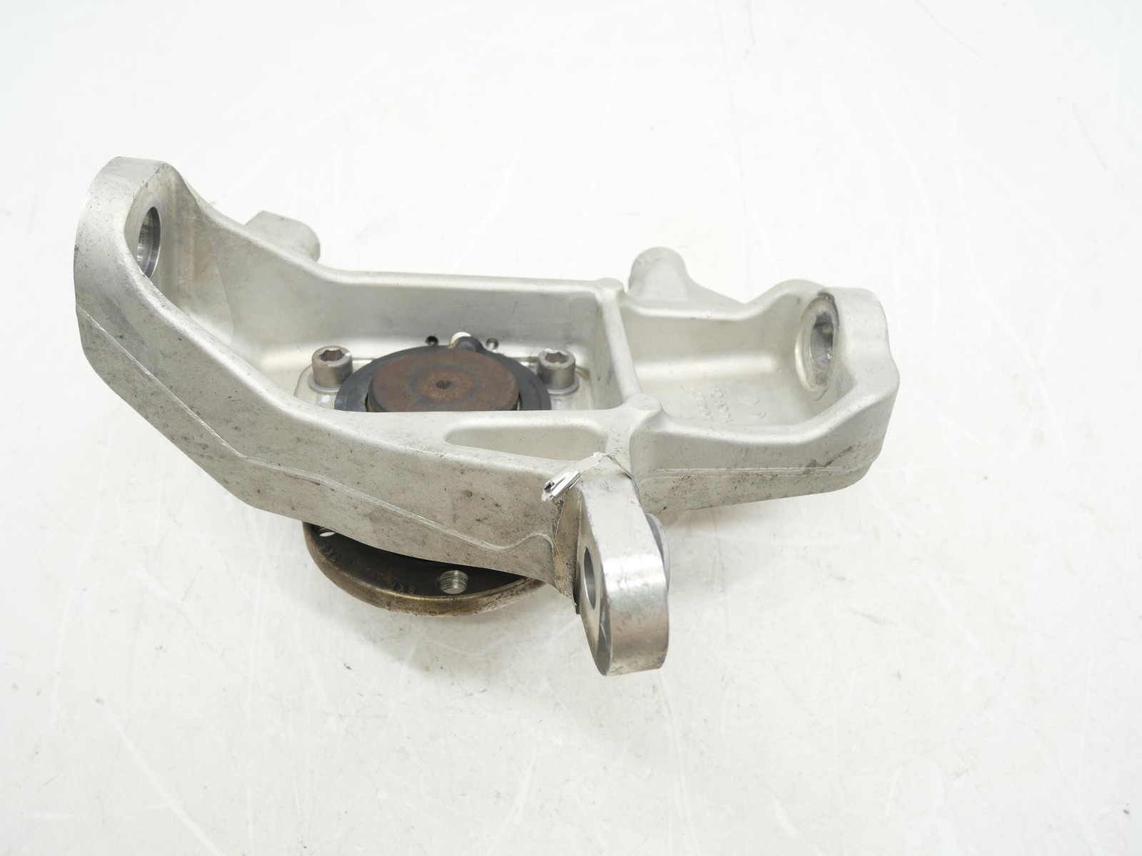 Used Front Passenger Spindle Knuckle Hub RH 2016-2021 McLaren 570S 13B1203CP OEM
